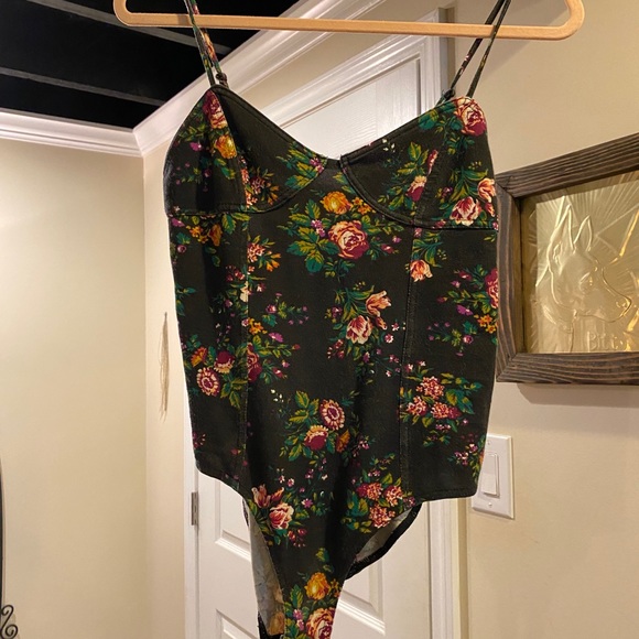 Floral body suit - Picture 3 of 6
